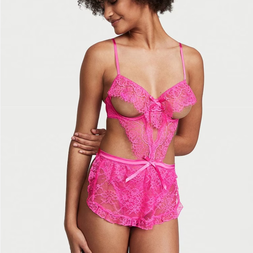 Victoria's Secret Summer Hot Pink Cutout  Lace Chemise Apron